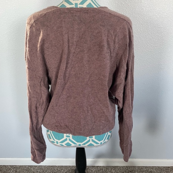 Free People Cashmere V Neck Sweater Mauve size Small So Soft! - Picture 4 of 7